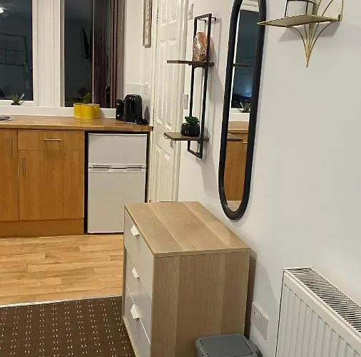 Bv Homely Studio Fourteen At Deighton Huddersfield