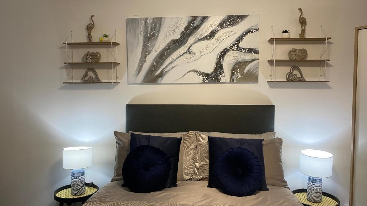 Bv Homely Fourteen At Deighton Apartment Huddersfield