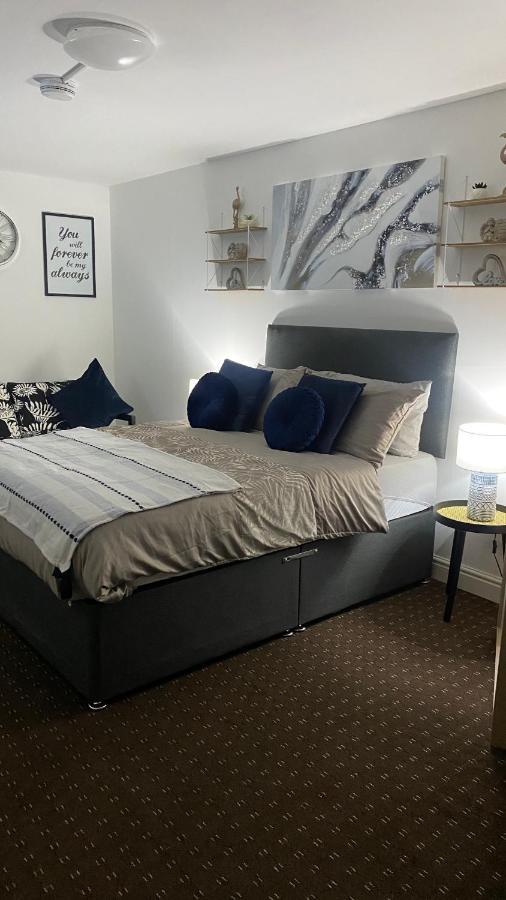 Bv Homely Fourteen At Deighton Apartment