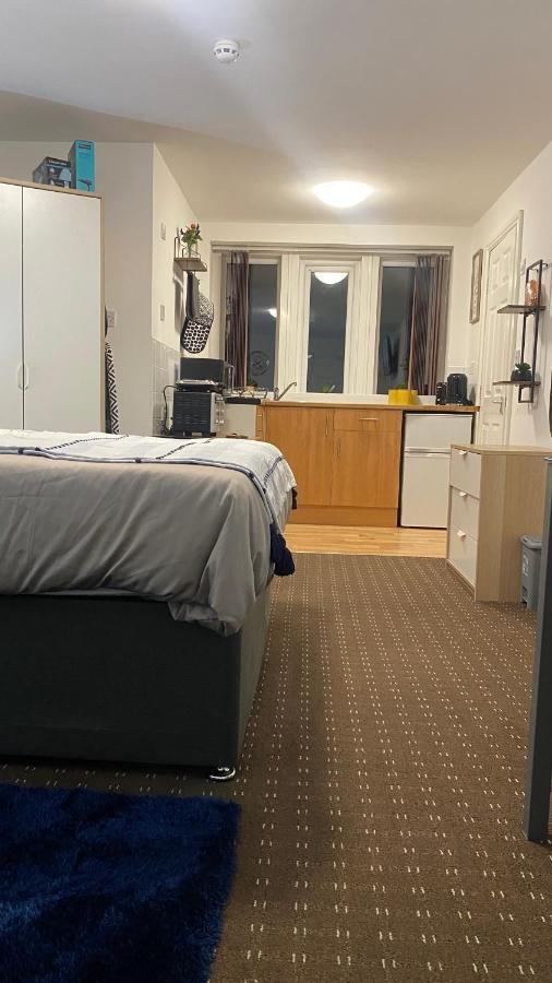 Bv Homely Fourteen At Deighton Apartment *